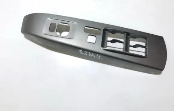 Toyota Prius (XW20) Front door window switch trim 7423147070 74231-47070