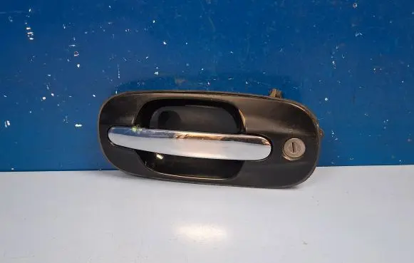 Hyundai Trajet Front door exterior handle 826503A01