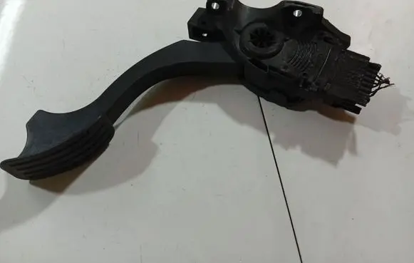 Ford Mondeo MK IV Accelerator throttle pedal 6G929F836RD