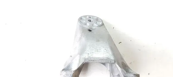 Volkswagen Touareg II Engine mounting bracket 7L8119307K