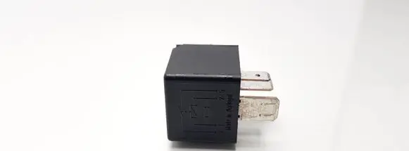 Volkswagen PASSAT B6 Other relay 7M0951253A 95VW10K705CA