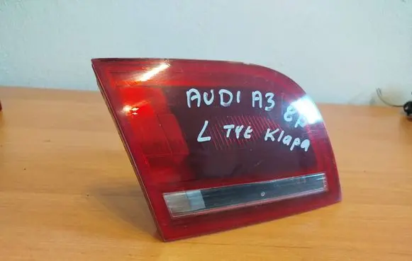 Tailgate rear/tail lights