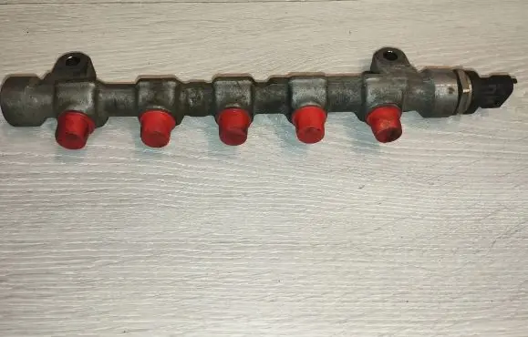 Fuel main line pipe