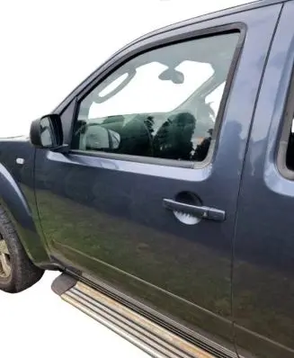 Nissan Pathfinder R51 Front door