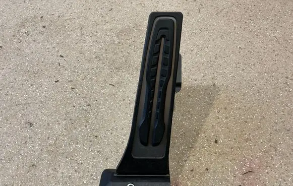 BMW M5 F90 Accelerator throttle pedal 6871053