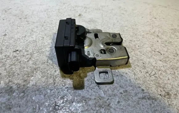 Land Rover Range Rover Sport L320 Tailgate window lock/catch/latch FQR500040