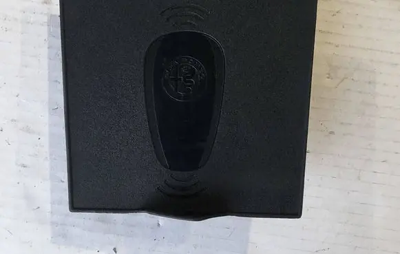 Alfa Romeo Giulia Wireless charging module T0522476 7748 156108127
