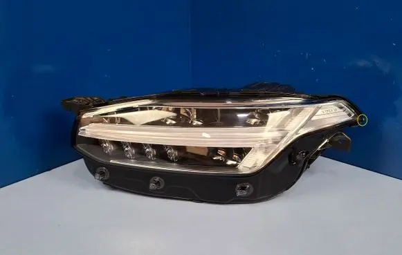 Volvo XC90 Headlight/headlamp 31655774 89915221