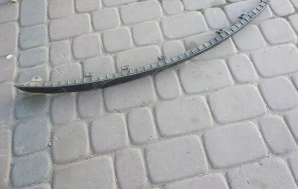 Front bumper lip