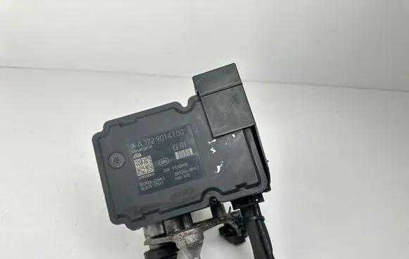 Mercedes-Benz C W204 ABS Pump A1729014100