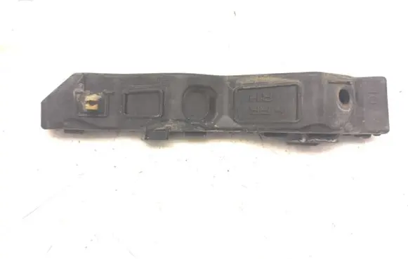 Front bumper mounting bracket