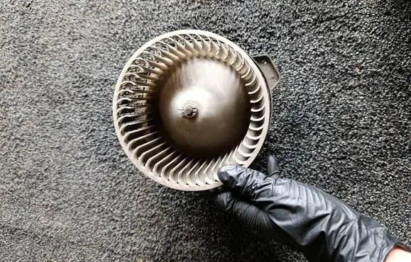 Mazda 626 Heater fan/blower 894000