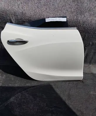 Maserati Ghibli Rear door