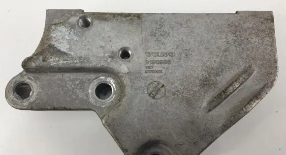 Volvo S80 Engine mounting bracket 9180996