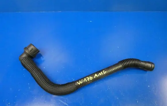 Mercedes-Benz A W176 Engine coolant pipe/hose