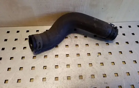 Toyota Avensis T270 Engine coolant pipe/hose