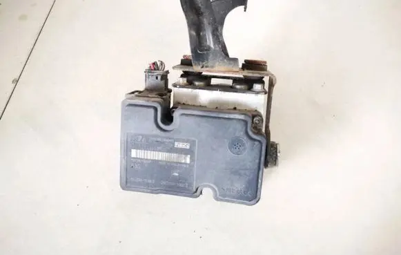 Ford Fiesta ABS Pump 8v512m110ad 06.2102-1317.4