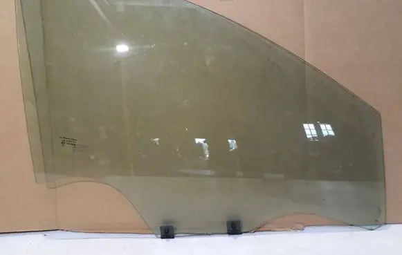Dacia Sandero III Front door window glass four-door 43R00048