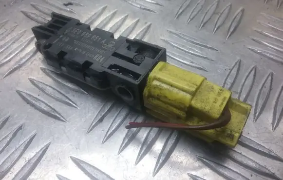 Audi A4 S4 B7 8E 8H Airbag deployment crash/impact sensor 8E0959651A 63729RB4017D1949R 600875010806