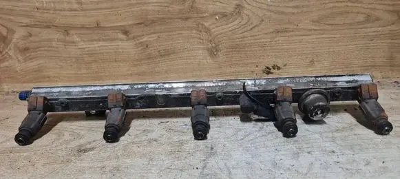 Volvo V70 Fuel main line pipe 9202710