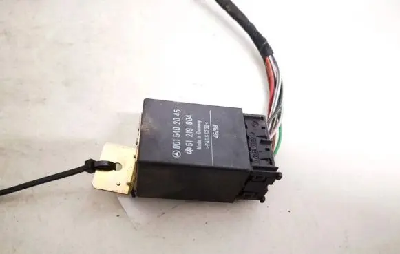 Mercedes-Benz Vito Viano W638 Other relay 0015402045 51219004