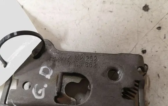 BMW 5 E60 E61 Seat back rest lock catch 7142262 9165862