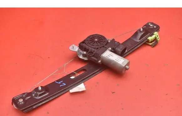 BMW X3 E83 Rear door window regulator with motor 7075883