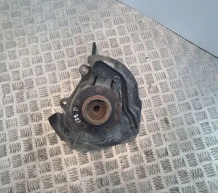 BMW 5 E39 Front wheel hub