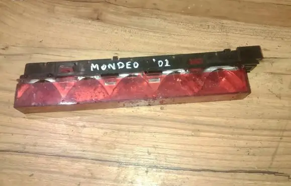 Ford Mondeo Mk III Third/center stoplight