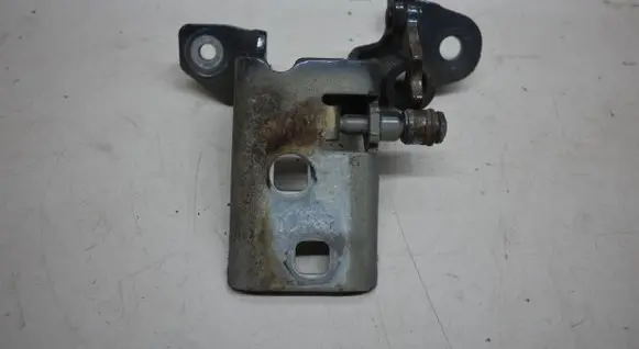 Chrysler Town u0026 Country V Front door upper hinge 878AE