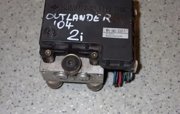 Mitsubishi Outlander ABS control unit/module MB4-2WDE-3Z02-1