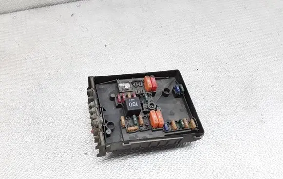 Volkswagen Caddy Fuse module 2K1937535AB