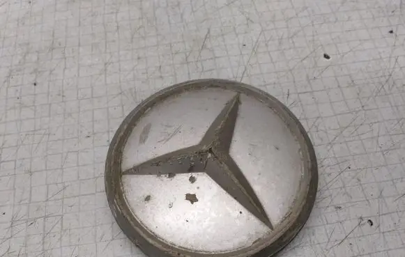 Mercedes-Benz C AMG W203 Original wheel cap 1074000025