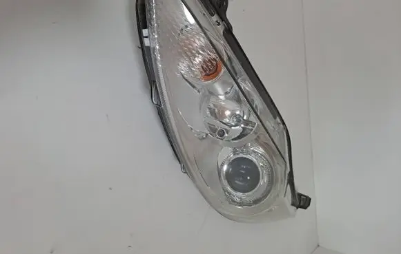 Ford Fiesta Headlight/headlamp 8A6113W030CE L24704505