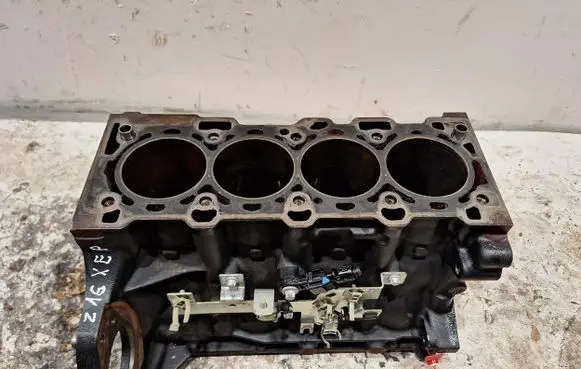 Opel Astra H Engine block Z16XEP
