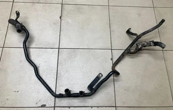 Jeep Grand Cherokee (WK) Engine coolant pipe/hose