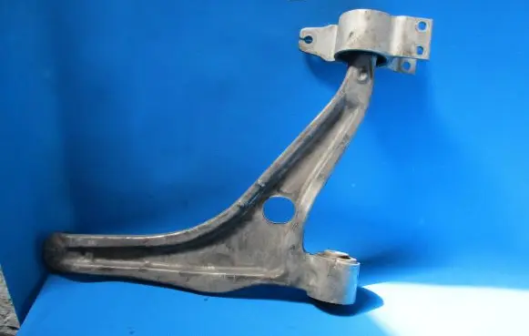 Mercedes-Benz B W247 Front control arm 2473330300