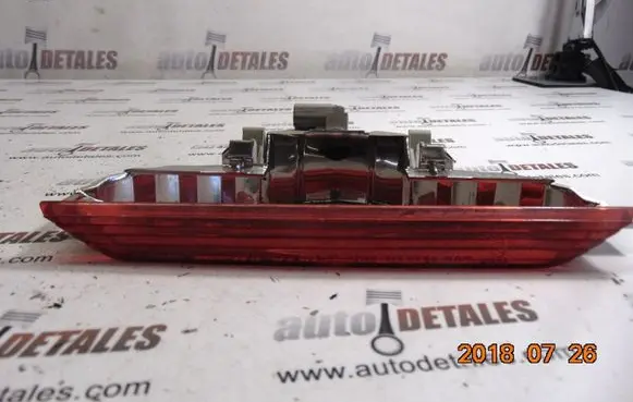 Lexus RX 300 Third/center stoplight 