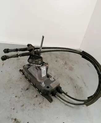 Volkswagen Jetta V Gear shifter/selector 1K0711049BP