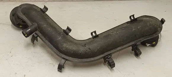 Air intake hose/pipe