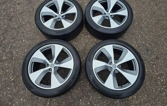 Audi Q7 4M R21 alloy rim 4M0601025E