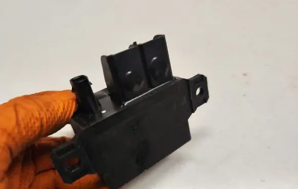 Coolant fan relay