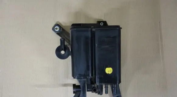 Volkswagen Touareg II Active carbon filter fuel vapour canister 7P0201801