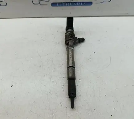 Audi A3 S3 A3 Sportback 8P Fuel injector 03L130277B