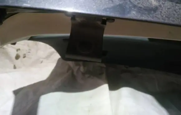 Tailgate/trunk/boot hinge