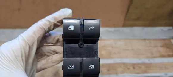 Chevrolet Cruze II Electric window control switch 13408998