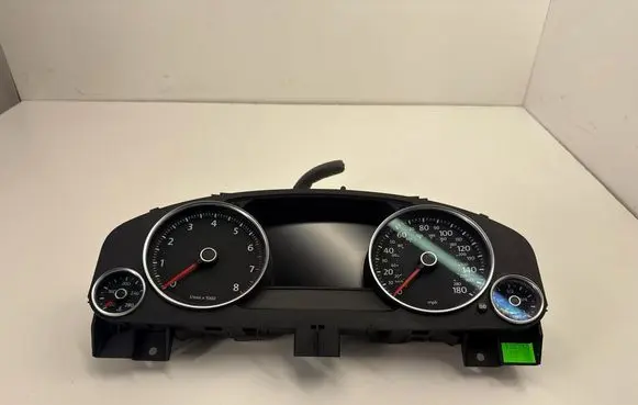 Volkswagen Touareg II Speedometer (instrument cluster) 7P6920983 7P6920983C