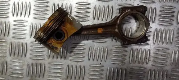 Fiat Punto (176) Piston with connecting rod