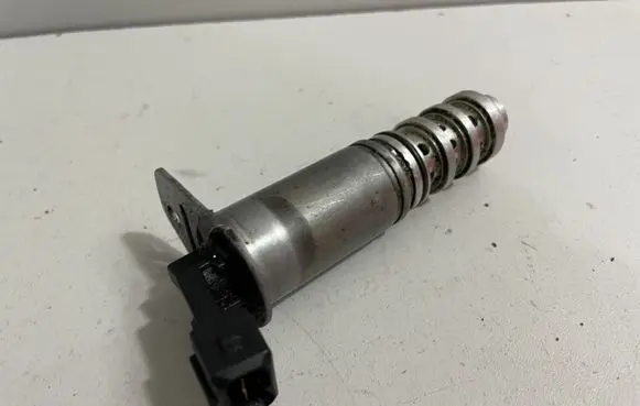 BMW 5 E60 E61 Electromagnetic valve 7584115