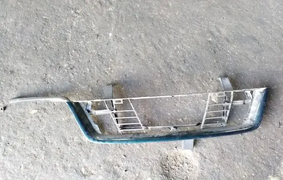 Opel Sintra Front bumper upper radiator grill